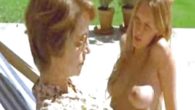 La Troia Maria phiim xxxx si masturba con lo spazzolino