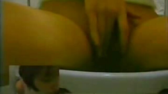 hai người bạn gái làm cho gai xxxx anh ta đến và tận hưởng nó