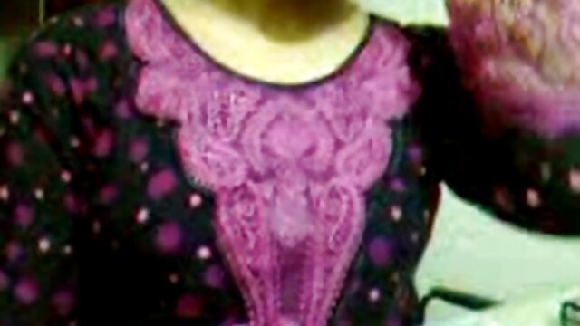 Ngực đồ sộ